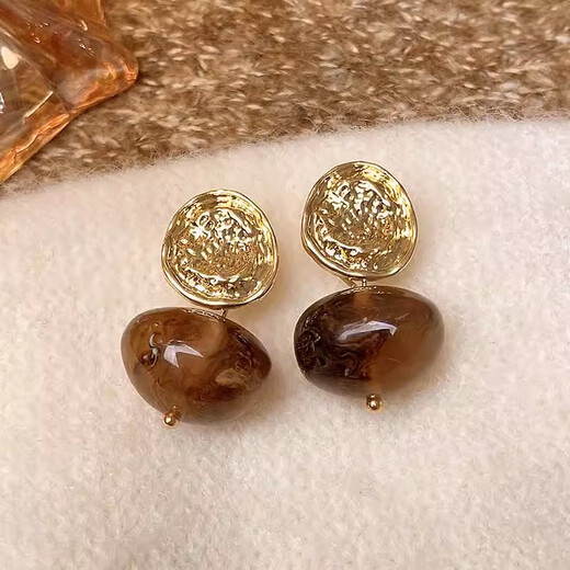 Menbin Amber Earrings 2024 New Summer Earrings Earrings Tiger Eye Stone Retro Earrings Female Niche 7 Quiet 3-piece Set