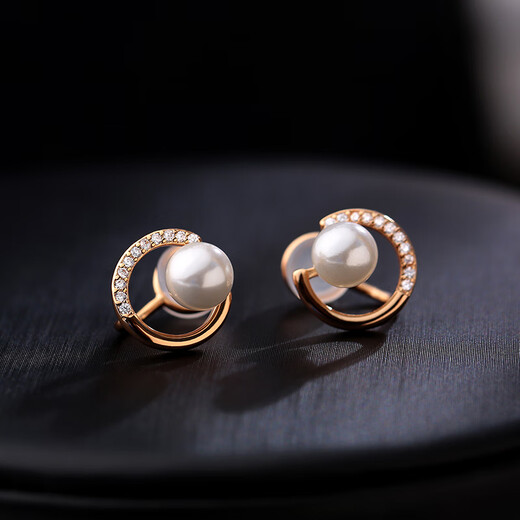 Flash Engraved New Trendy Ear Clip Silicone Painless No Piercing Women's High-End Earrings 2024 Earrings Earrings Female Birthday Gift White Pearl Gold Earrings