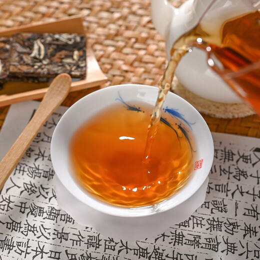 Tea Fuding old white tea four-year longevity eyebrow small tea biscuits tea gift box with handbag live supply new Fuding white tea tea mountain style (10 boxes 150g each) Tea Fuding old white tea four-year longevity eyebrow small tea biscuits tea gift box with handbag live supply new Fuding white tea tea mountain style (10 boxes 150g each)