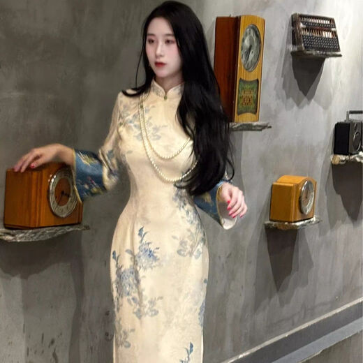 Du Yanzhi 2025 autumn and winter new improved jacquard new Chinese style inverted large sleeves plus velvet thickened cheongsam embroidered long dress for women blue flower porcelain S 95Jin Jin equal to less than 0.5 kg
