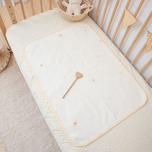 Other diaper pads for babies and children, waterproof, breathable, washable diapers, large size baby overnight sheets, aunt menstrual mattress, Xingyue Bear embroidery model (Class A quality 140*65