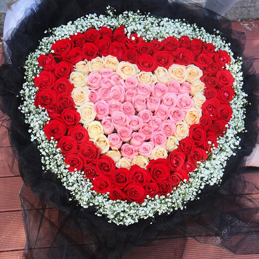 Come to Yike Flower Express to express your love for your girlfriend with a bouquet of 99 red roses as a birthday gift. Delivered nationwide in the same city. 99 mixed roses and love style.