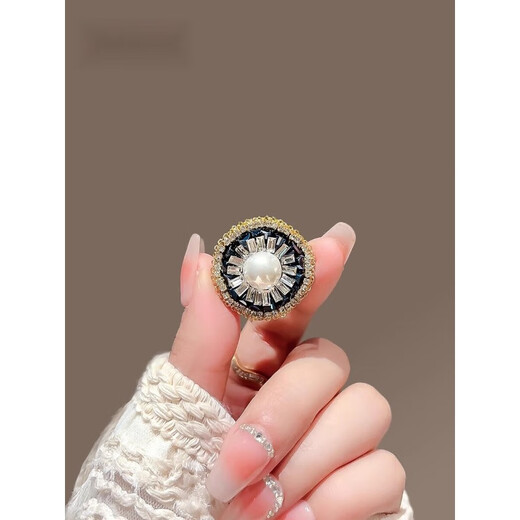 QUAMER simple round pearl and rhinestone brooch, high-end feminine and exquisite pin, anti-exposure buckle, pearl crystal round-brooch