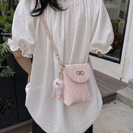 Chajin 2024 new cross-body mini bag, summer fresh, trendy, versatile, fashionable, foreign-style one-shoulder mobile phone bag, fresh green, with long leg ball pendant