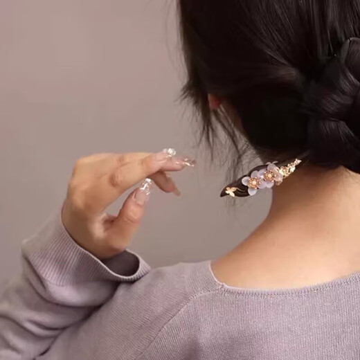 Two Worlds Huan Guo Fan Black Sandalwood Flower Hairpin Women's 2025 New Cheongsam Headdress Wooden Hairpin Plate Hairpin High-end Petal Hairpin