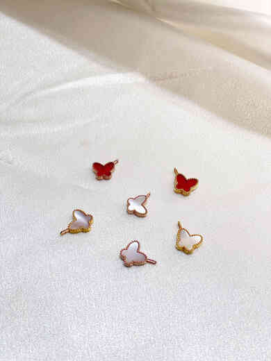 Li Shen 18k gold butterfly pendant rose gold gold necklace red agate clavicle chain chain girlfriend gift 18k gold rose gold red agate (with 18k gold necklace)