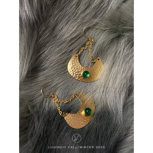 Lu Qingyi's original Cuixuanyue Lu's private collection of green agate 925 silver needle earrings, feminine and high-end earrings, gold (second batch) F