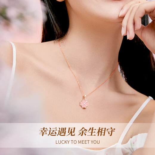 Zhou Dajin CHOW TAI KING four-leaf clover silver necklace for women 2025 new light luxury niche temperature-sensitive color-changing pendant birthday gift for girlfriend and wife