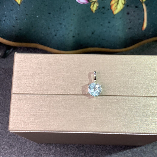 Nanzhi simple small exquisite natural aquamarine pendant 925 silver gold plated six claw pendant one carat aquamarine 6*6MM
