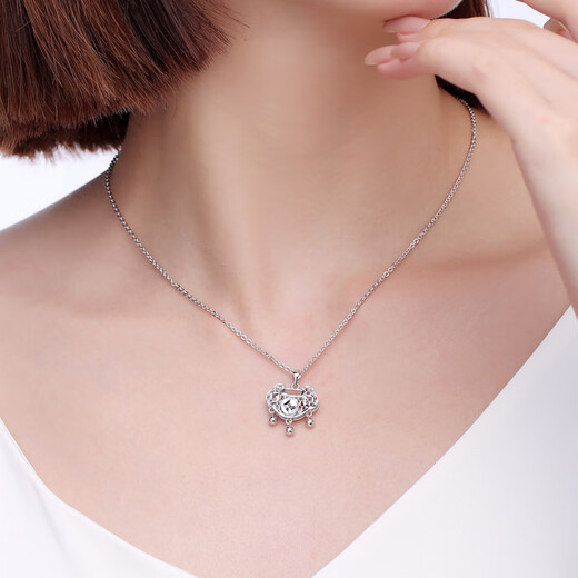 Yuan Shengfu's new PT950 fashionable copper coin lock bag platinum pendant platinum bell lock bag necklace gift 4.56 g