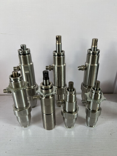 JPHZNB Gurric General 390395595695 Spraying Machine Stainless Steel Pump Body Assembly Ceramic Pump Body Assembly Solid Model 695 Stainless Steel Pump Body Assembly One