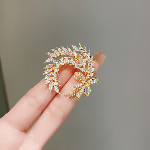 Kamalun (KAMALUN) Suisui peace brooch women's high-end new exquisite corsage brooch design suit jacket badge autumn and winter accessories crescent wheat ear brooch + gift box without engraving