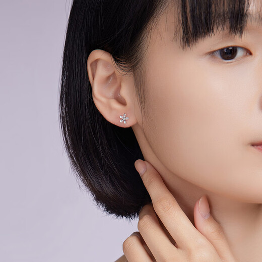 Liuguifu Jewelry PT950 Platinum Earrings Huayixiao Platinum Stud Earrings for Women PT0200064 0.85g