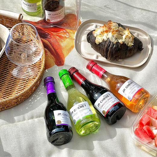 Chanel (J.P.Chenet) Französische Originalflasche mit importiertem Rotwein funkelnden Wein Brandy Xo Geschenk Souvenir Wein Merlot Rotwein 187ml