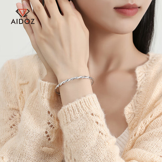 Aido Diamond pt950 platinum bracelet for women Mobius platinum twist bracelet push-pull style weighs 24.75 grams push-pull adjustable