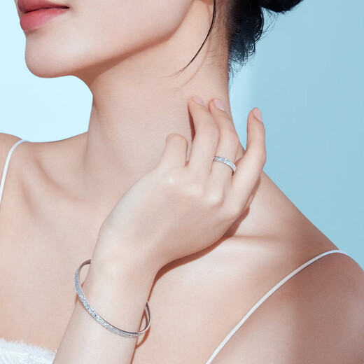 Lukfook Jewelry Platinum Bracelet Platinum 950 Crushed Ice Closed Solid Bracelet Price 54mm - Approximately 26.82 grams