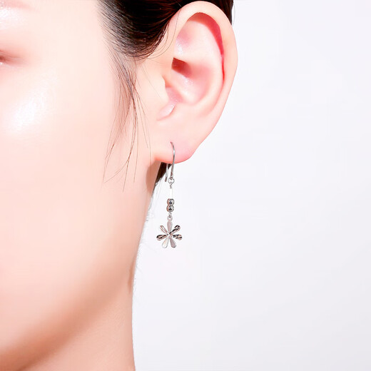 Saturday Fu PT950 platinum earrings small flower earrings PT095242 pair, about 1.6g, birthday gift