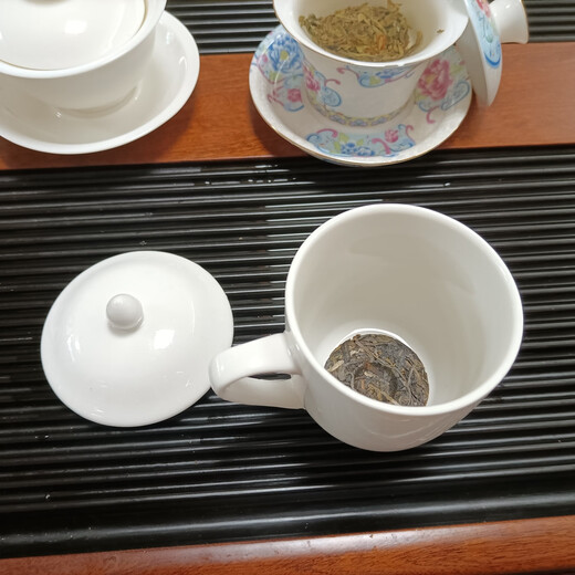 Longrui Ancient Tea Ancient Six Tea Mountains Yibang 2023 One Kilogram Linglong Cake 8 grams per cake Can be covered with a bowl Can be soaked in an office cup