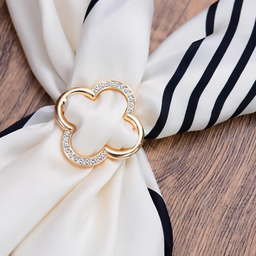 Zuoou four-leaf clover silk scarf buckle high-end small square scarf knotted buckle multi-purpose shirt streamer scarf corner new fixed button rhinestone four-leaf clover rose gold