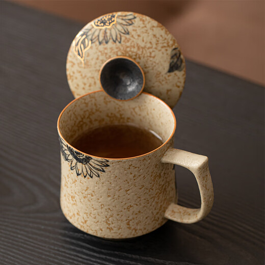 Xi Yuanji hand-painted blue and white flint red tea cup ceramic water cup with lid office mug Chinese antique cup hand-painted blue and white flint red Song Dynasty water cup-Sunflower