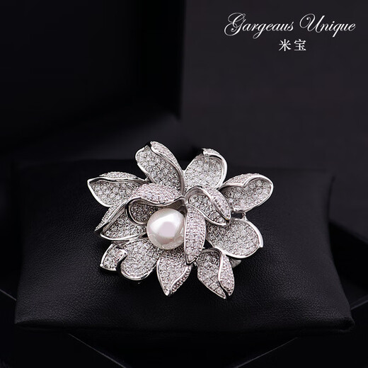 WOUG light luxury lotus brooch women's suit jacket collar brooch Japanese and Korean temperament versatile coat style gold