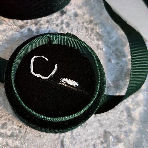 Guanpu Pavilion Fat Donglai's same style pt950 platinum earrings for women PT950 ear buckles platinum square fashion earrings earrings for you students white gold