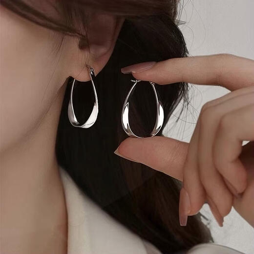 Guanpu Pavilion Fat Donglai's same style pt950 platinum earrings for women PT950 Mobius simple platinum large earrings simple ear care Mobius geometric earrings