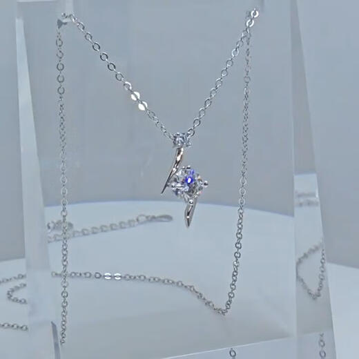 Shiyi PT950 platinum pendant lightning star necklace mulberry D color clavicle chain Chinese Valentine's Day gift versatile for girlfriend 1 carat pendant platinum chain