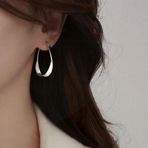 Guanpu Pavilion Fat Donglai's same style pt950 platinum earrings for women PT950 Mobius simple platinum large earrings simple ear care Mobius geometric earrings