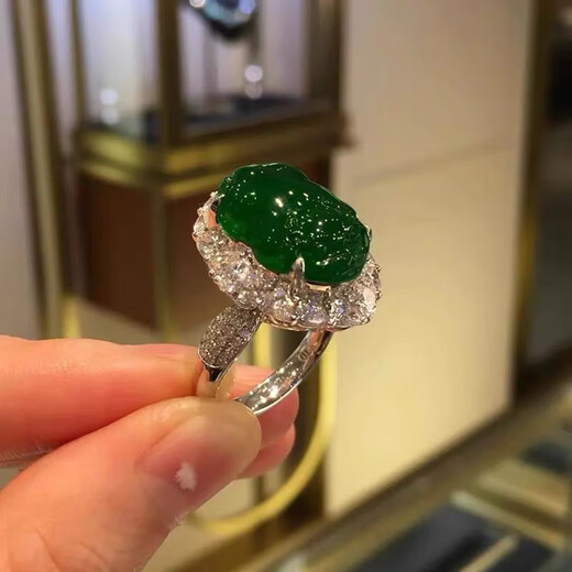 QUAMER Gold Store Model S925 Silver Inlaid with Natural Chalcedony Imperial Green Pixiu Ring for Women with Retro Fashion Temperament White Gold Opening Adjustable