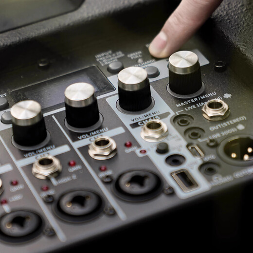 Bede Bede Daofeng 1981 outdoor portable mobile high-power performance square dance instrument playing and singing karaoke sound column audio outdoor high-power mobile audio