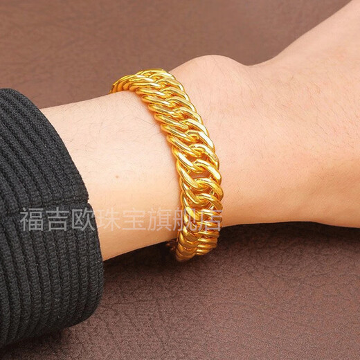 Fugeo gold-covered silver riding whip bracelet 999 pure gold coated pure silver boss bracelet glossy men's domineering bracelet as a gift for husband. The total weight of the riding whip bracelet is about 80 grams, filled with 5 grams of gold.