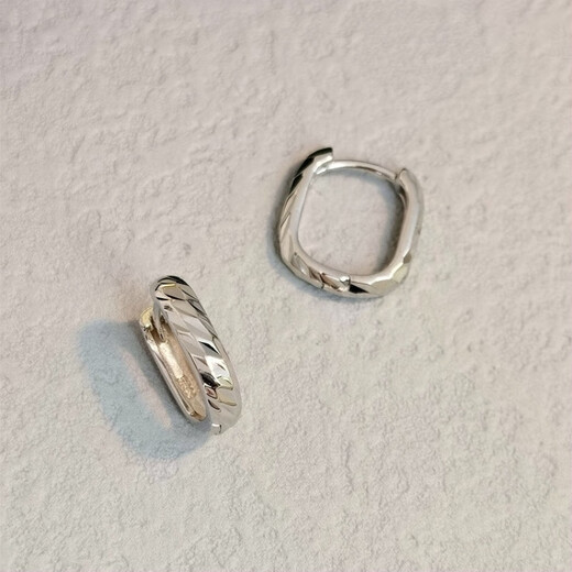 Guanpu Pavilion Fat Donglai's same style pt950 platinum earrings for women PT950 ear buckles platinum square fashion earrings earrings for you students white gold