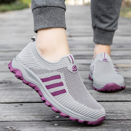 Adachiaki Fußstapfen für ältere Menschen flache Schuhe für Frauen Frühling und Sommer mittleren Alters und ältere Mutterschuhe Anti-Rutsch weicher Sohle atmungsaktivem Mesh Leap Month Schuhe 5758 9202 Black 38 [Senden Sie professionelle Socken]