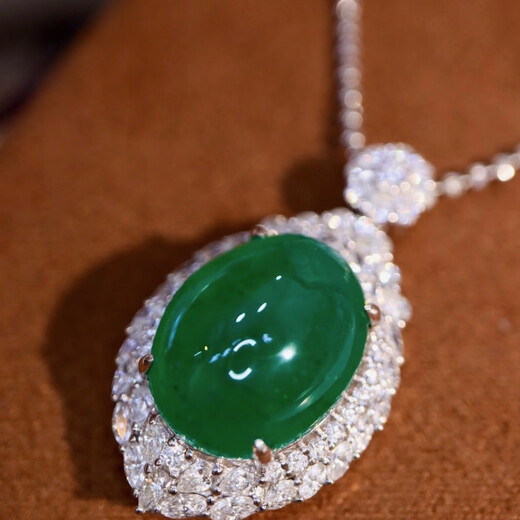 Zhaohao emerald pendant, high ice emerald color 18k gold set with diamonds