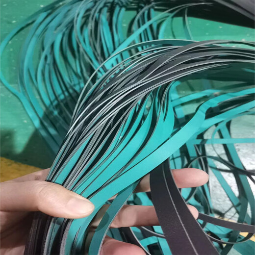 Dongluoga Green and black closed-mouth conveyor belt 1390 length*3.5 width1.2 thicknessmm