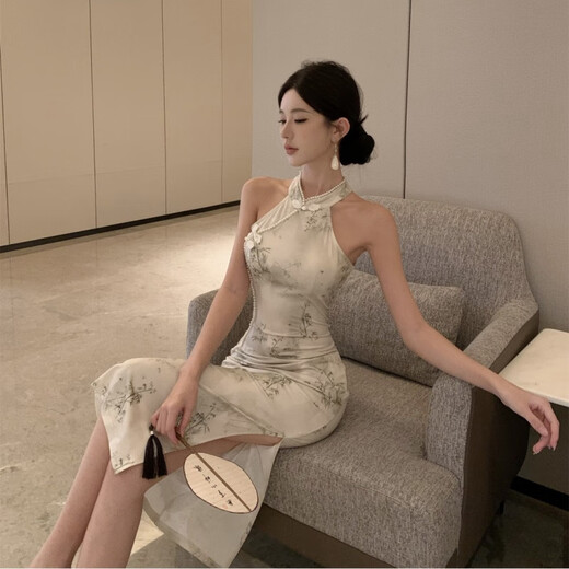Spring Man (TANHUANGREN) new retro design improved cheongsam beaded halterneck slim hip dress for ladies Picture color M