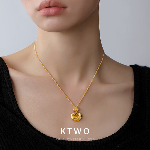 Liangxue Chinese style New Year lucky bag small gold carp necklace for women new Chinese style k gold niche traditional design fashion clavicle chain k gold lucky bag necklace