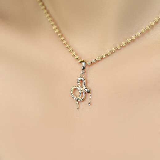 Chihuan 18K gold diamond tassel carved gold snake pendant sweet cool niche sexy necklace pendant quiet luxury design light gold customized