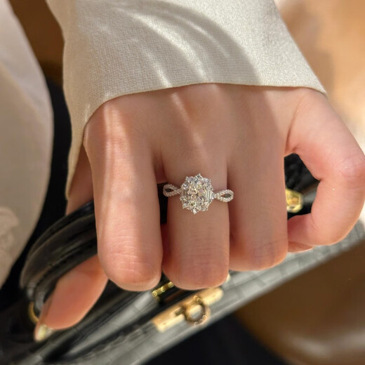 Guanpu Pavilion Fat Donglai's same style pt950 platinum pigeon egg ring, luxury oval moissanite diamond ring, women's niche design, light design, thickened platinum 1 carat 5*7 moissanite, benchmarking South Africa, size 13, US size 6