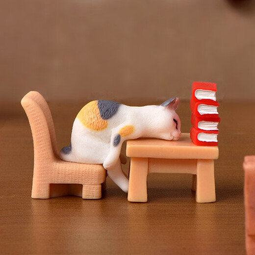 Handmade little orange cat ornaments, simulated kitten desktop small ornaments, creative micro-landscape resin crafts, children's cards, side-lying kitten (orange version)