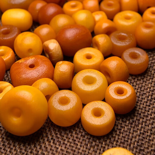 Mo Qianxue Natural Old Beeswax Buttons Original Mineral Flower Wax Tibetan Safety Button Small Dunzi Date Beads Antique Old-style Pancake Accessories No. 320