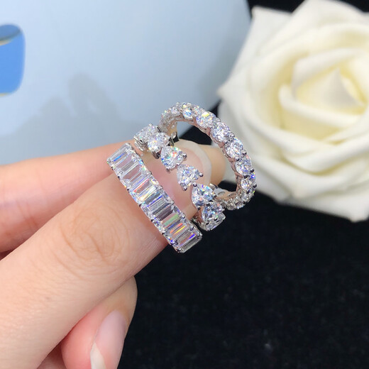 Li Shen simple row of diamonds princess rectangular full diamond rock sugar diamond ring for women 18k gold square moissanite full diamond thick ring white diamond 50 points size 15