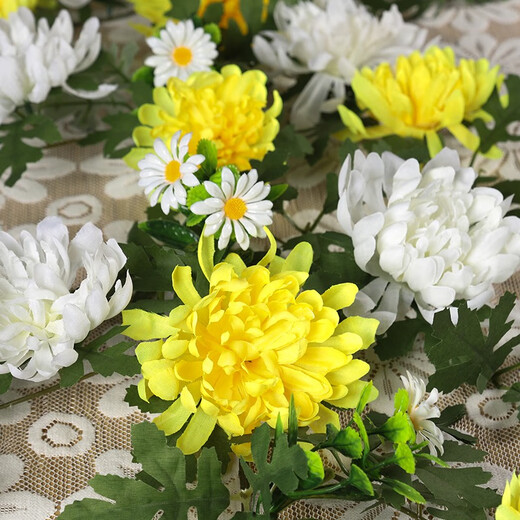Qingming Festival supplies, simulated chrysanthemum rattan, sacrifice, fake flowers for visiting graves, tombstones, plastic flower chains, silk flowers, eternal chrysanthemum rattan - yellow