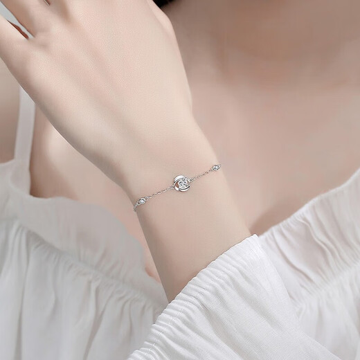 Lao Fengxiang PT950 platinum moissanite diamond bracelet for girls light luxury niche platinum Valentine's Day birthday gift