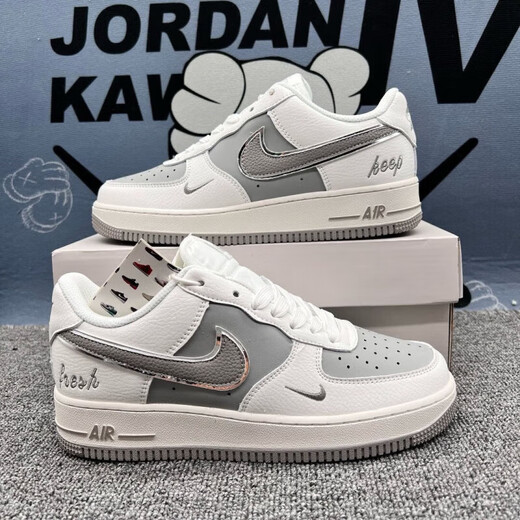 CLENIKEED Putian Chunyuan Air Force No. 1 AJ1 small hook low-top shoes, light gray, white and blue, men's and women's fashion student casual sneakers, Air Force, sky blue, high quality NIKE 42