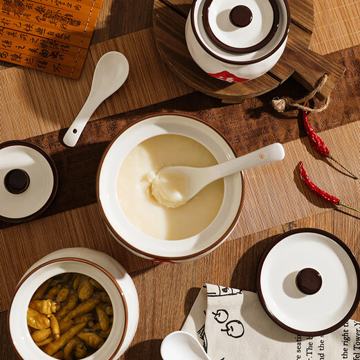 Sheli Chinese-style Fu character household kitchen lard jar ceramic high temperature resistant oil spicy jar salt jar chili jar meat oil jar large size 1.9L (with spoon) high temperature resistant | can heat oil