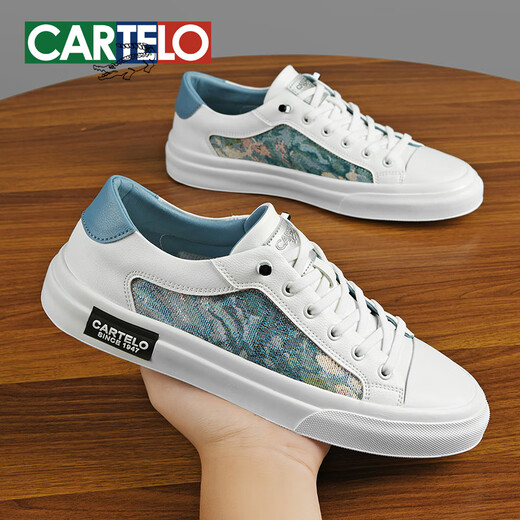 卡帝乐鳄鱼（CARTELO）板鞋男士休闲鞋夏季透气户外鞋子男百搭小白鞋男款软底一脚蹬男鞋 白冰蓝-潮流百搭-7374 40 标准运动鞋码