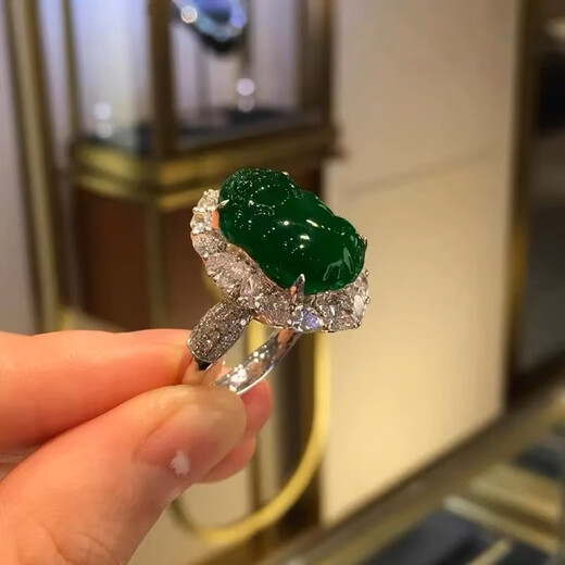 QUAMER Gold Store Model S925 Silver Inlaid with Natural Chalcedony Imperial Green Pixiu Ring for Women with Retro Fashion Temperament White Gold Opening Adjustable