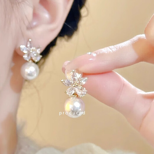 Core luxury gentle French sweet ear clip women's non-pierced earrings earrings women's flower imitation pearl mosquito coil earrings gift earrings